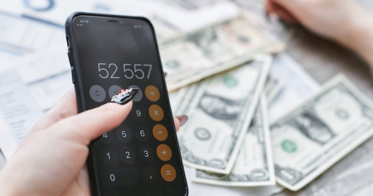 MoneyRoo vs PocketGuard: Which Budgeting App Excels at Category-Based Spending Control?