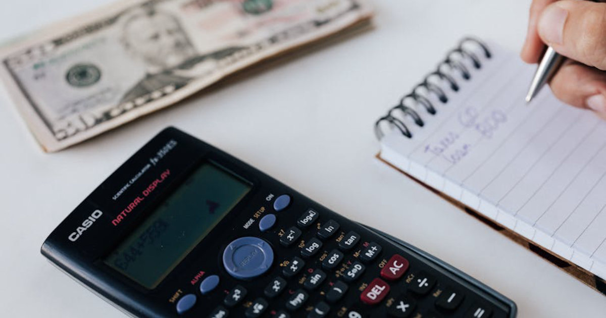Case Study: How a Family of Five Consolidated Accounts and Cut Overspending by 40% Using MoneyRoo's Category Budgets