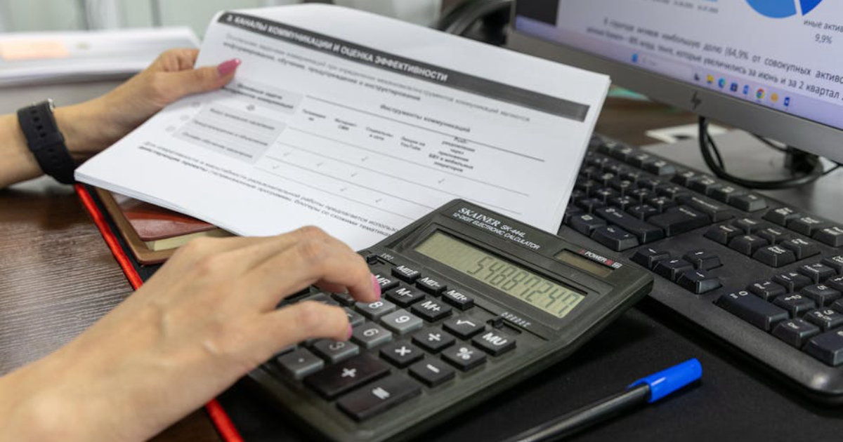 The Ultimate Guide to Customizing and Monitoring Budget Categories with MoneyRoo