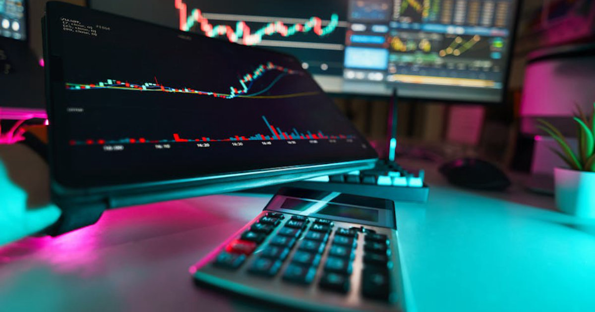 The Ultimate Guide to Visualizing and Analyzing Your Spending Trends with MoneyRoo