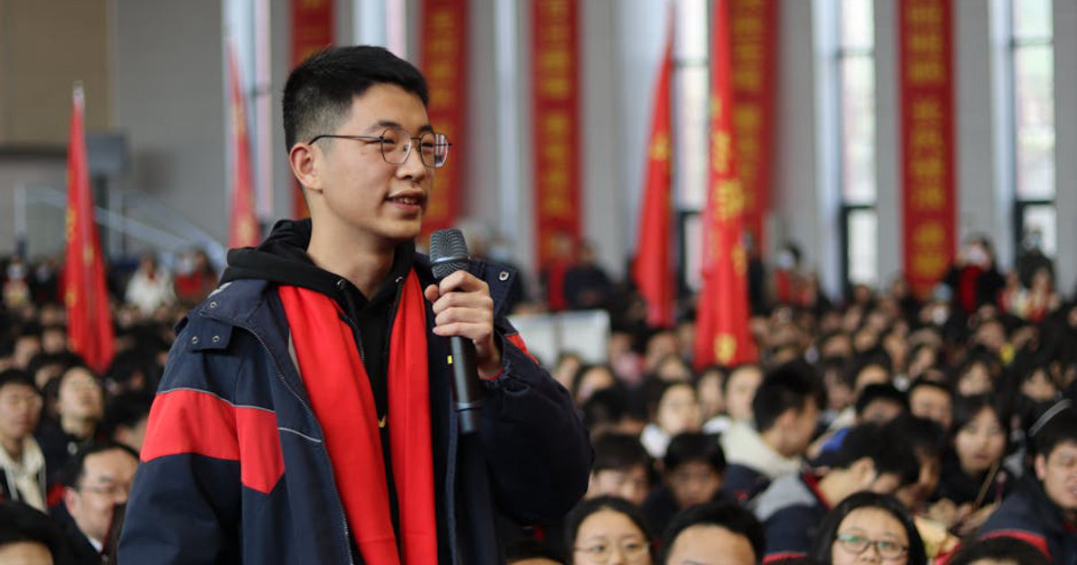 What is MoneyRoo's Savings Goal Tracker? 10 Key Questions Answered